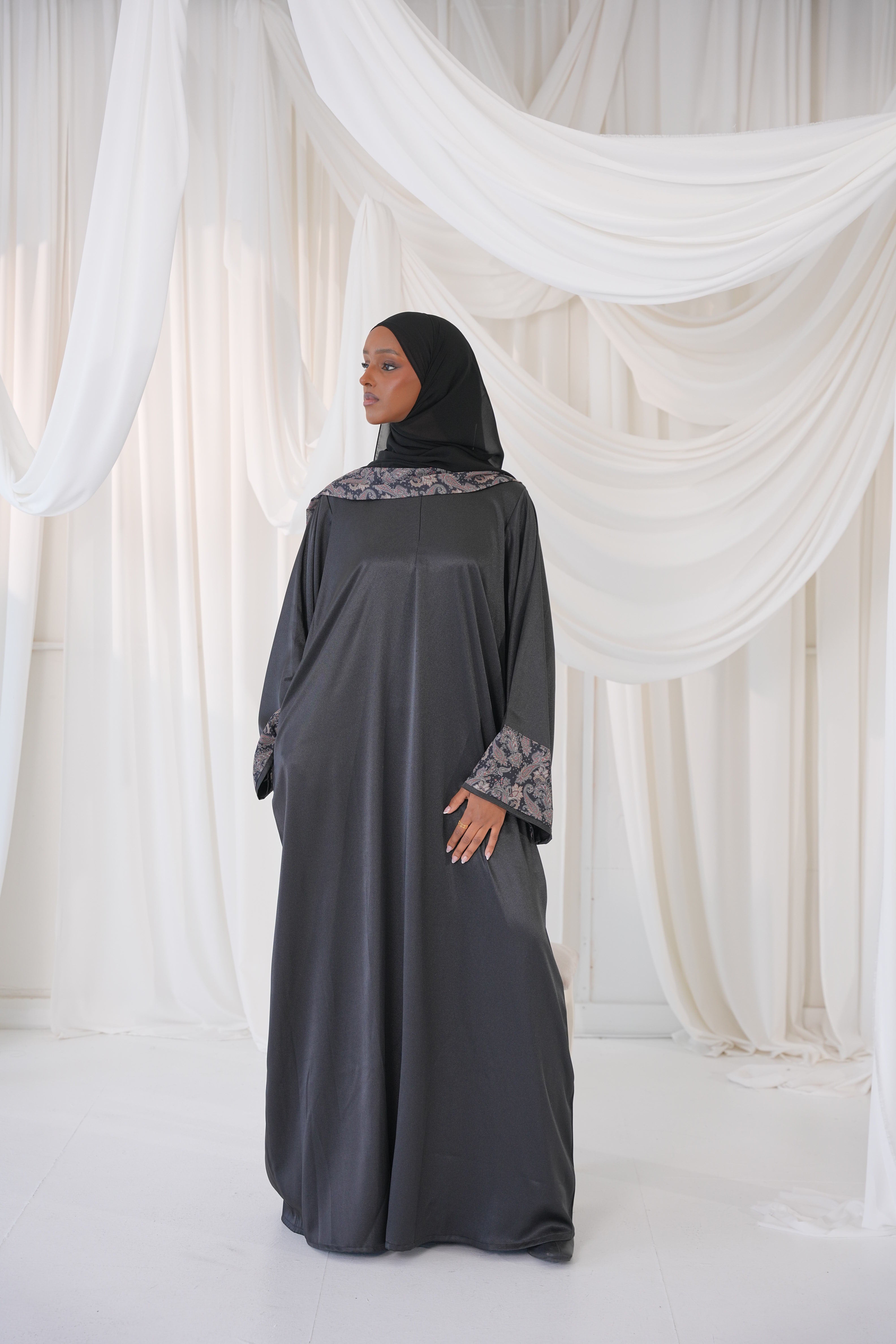Layali– Black